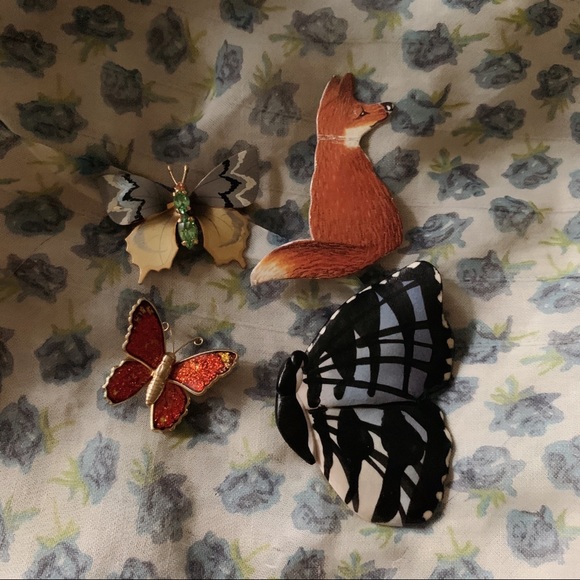 Vintage Jewelry - Vintage brooch pins❤️